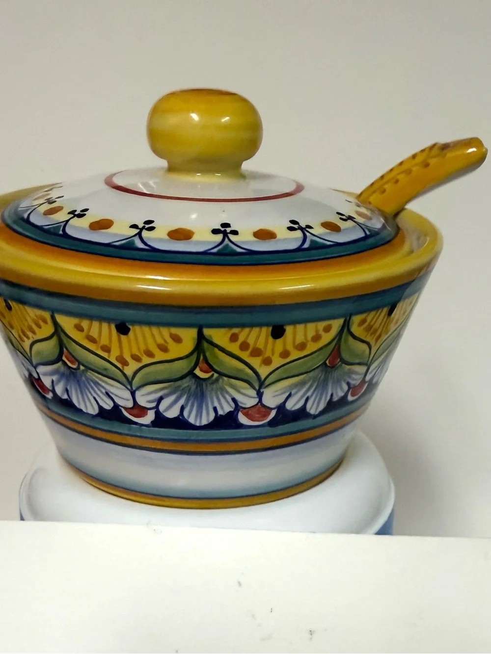 Gialletti Italian Majolica Deruta Pottery jam pot, sugar bowl, condiment jar